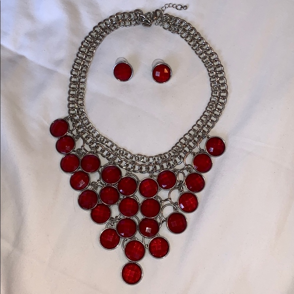 Necklace & matching earrings!